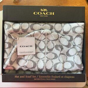 BNWT Coach Wool Blend Hat and Scarf Gift Set in Chalk and Silver